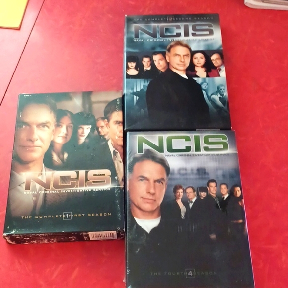 NCIS Navial Criminal Investigation Service DVD 1,2,and 4 season - Picture 1 of 5